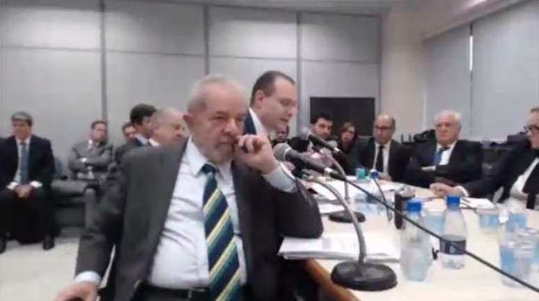 O ex-presidente Lula durante depoimento para o juiz Sergio Moro em Curitiba