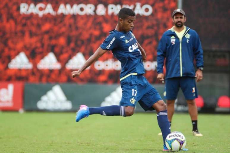 Camisa 17 não ficará nem no banco contra o Atlético-MG (Gilvan de Souza / Flamengo)