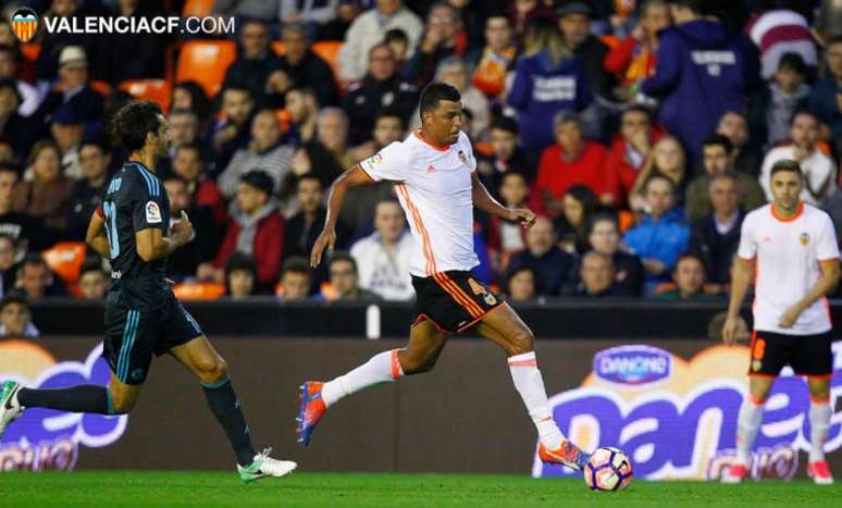 Aderlan quer duas vitórias nos dois últimos jogos (Foto: Divulgação / Valencia)