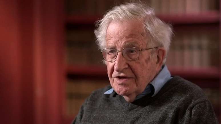 Noam Chomsky concedeu entrevista ao programa Newsnight, da BBC