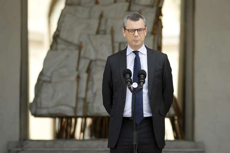 Alexis Kohler, secretário do Palácio do Eliseu, anunciou a escolha de Édouard Philippe como primeiro-ministro da França.