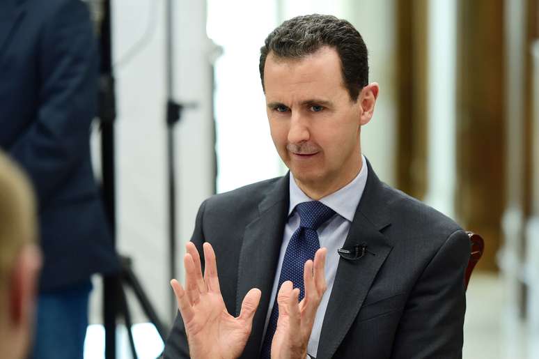 Governo de Bashar al-Assad (foto) é acusado de assassinar e queimar milhares de corpos de prisioneiros