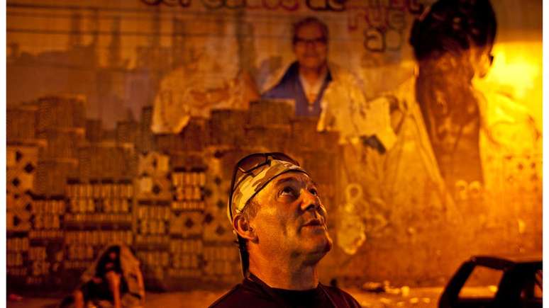 Alcides Silva diz ter reduzido consumo de crack, mas ainda não conseguiu largar vício e a vida na cracolândia