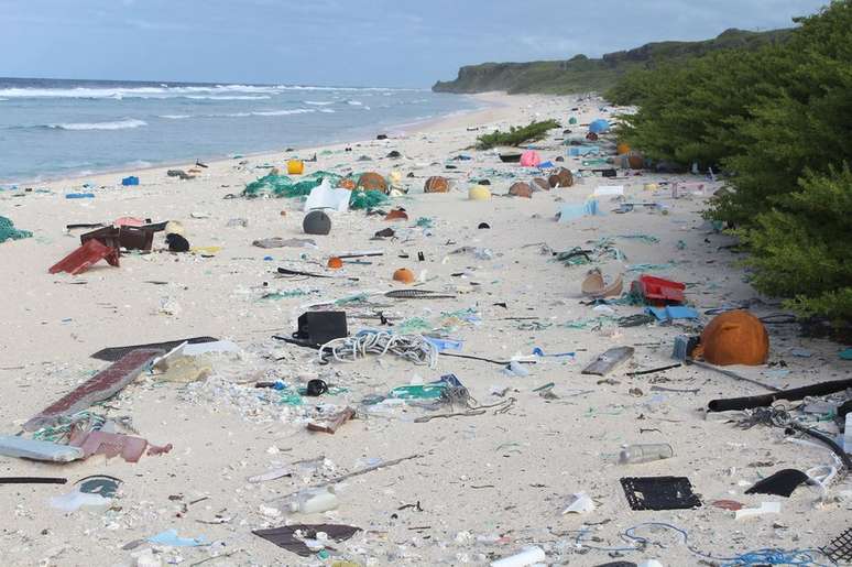 A ilha fica a cerca de 5.5 mil km da costa do Chile