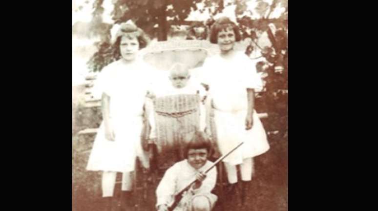 Irmãos Kahn nasceram nos anos 1910 em Nova York
