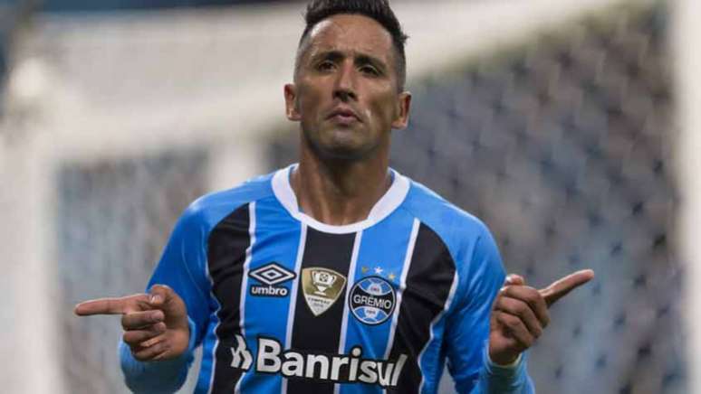 Barrios foi o nome do jogo na Arena do Grêmio (Foto: Jeferson Guareze/AGIF)