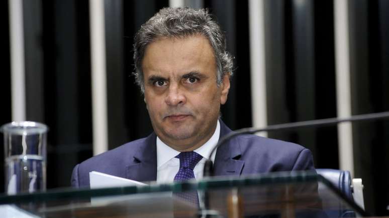 'O tempo permitirá aos brasileiros conhecer a verdade dos fatos e fazer ao final um julgamento justo', declarou Aécio sobre denúncias