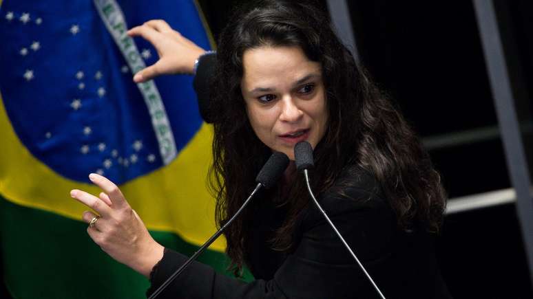 Apoiadora de impeachment de Dilma, jurista agora defende saída de Temer