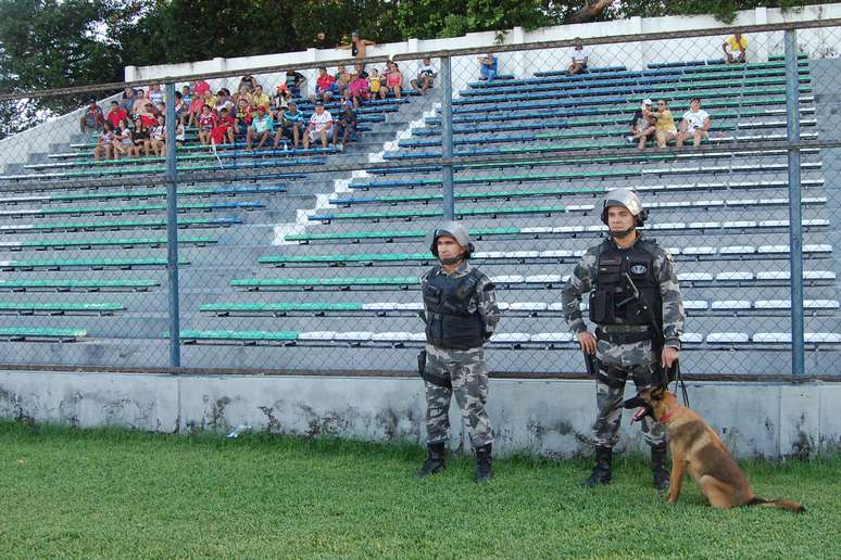 Torcida durante a partida entre River PI e Guarany de Sobral CE, válida pela Série D