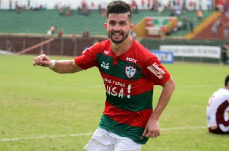 Guilherme Queiroz marcou 12 gols em 19 jogos pela Lusa em 2015 (Foto: Divulgação Portuguesa)