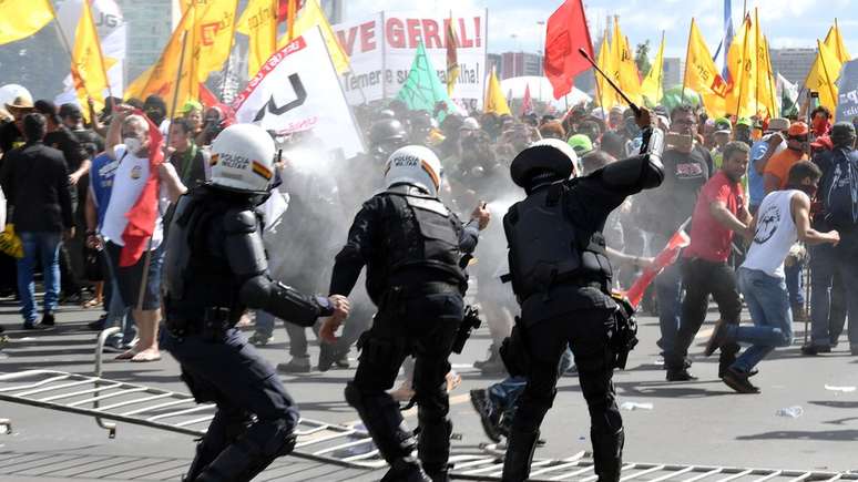 Protestos em Bras&iacute;lia nesta quarta