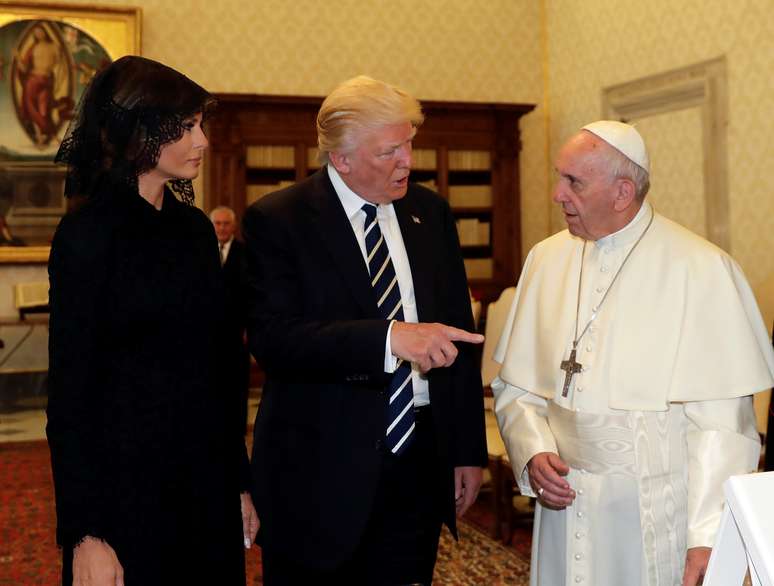 Papa Francisco recebe Donald e Melania Trump.