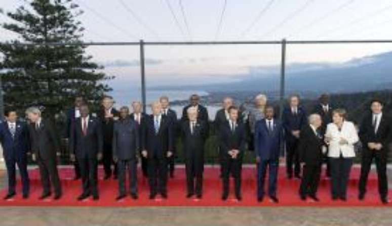 Trump participou ontem da cúpula do G7