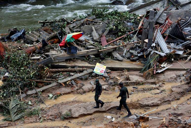 Sobe para 146 o número de mortos por conta de enchente em Sri Lanka 