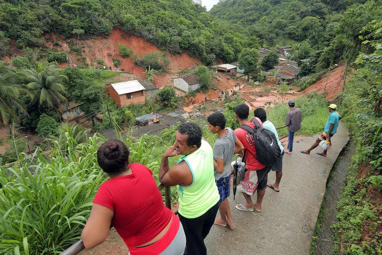 Deslizamento de terra em Alagoas deixou 4 mortos e 33 feridos