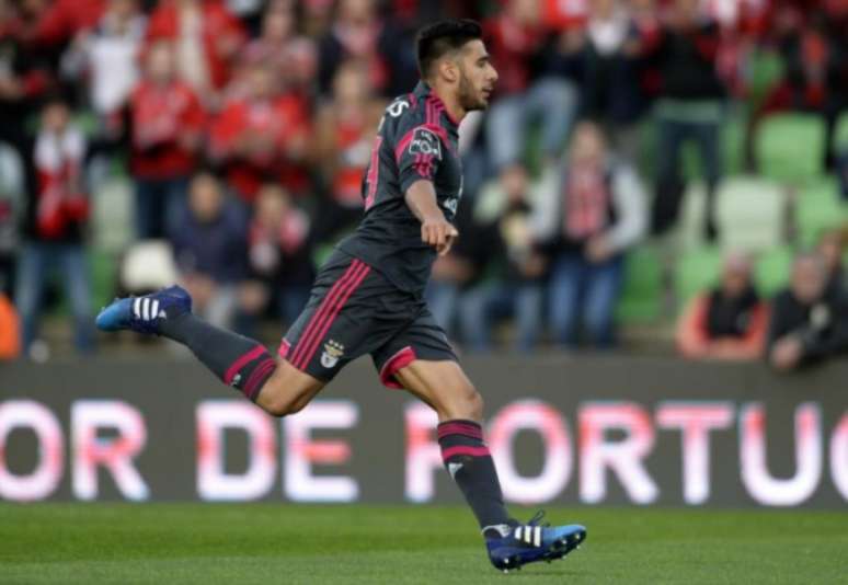 Eduardo Salvio anotou o segundo gol na vitória do Benfica (Miguel Riopa / AFP)