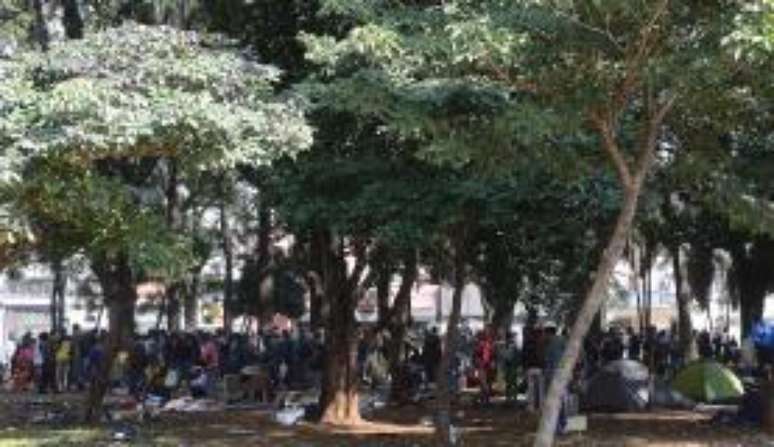 Usuários de drogas se concentram na Praça Princesa Isabel, após ações de desocupação da Cracolândia