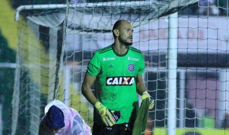 O goleiro Fábio em partida pelo Figueirense no Campeonato da Série B