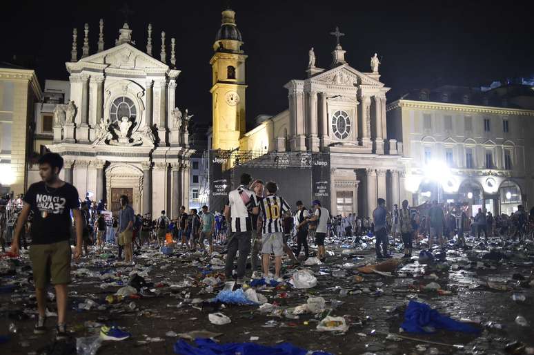 Confusão na Praça San Carlo deixou muitos feridos em Turim 