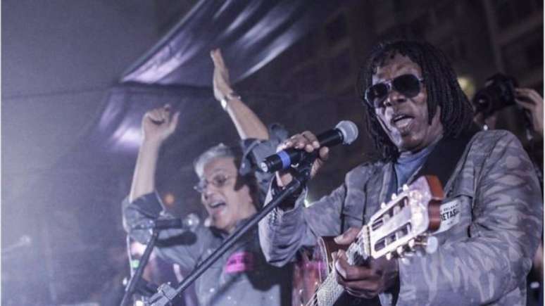 Milton Nascimento e Caetano Veloso em ato por elei&ccedil;&otilde;es diretas no Rio