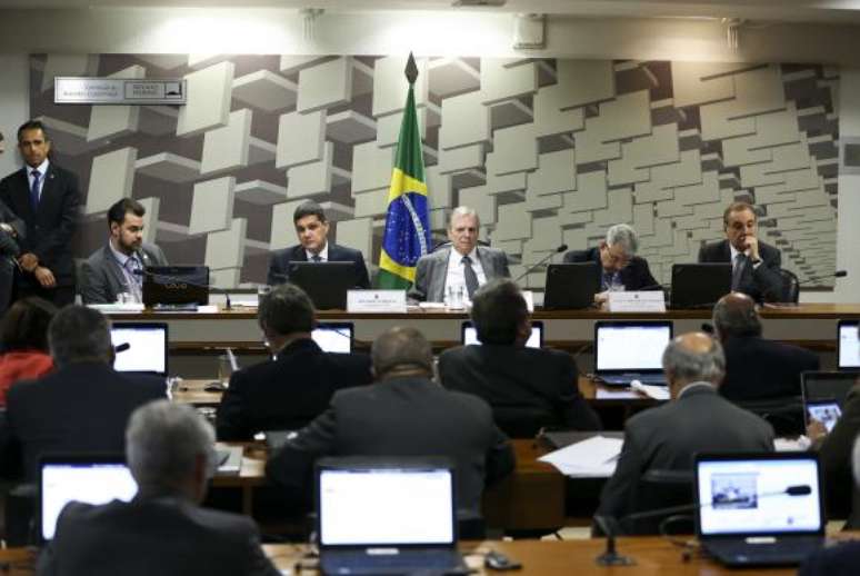 A Comissão de Assuntos Econômicos (CAE) do Senado se reúne para votar a proposta de reforma trabalhista