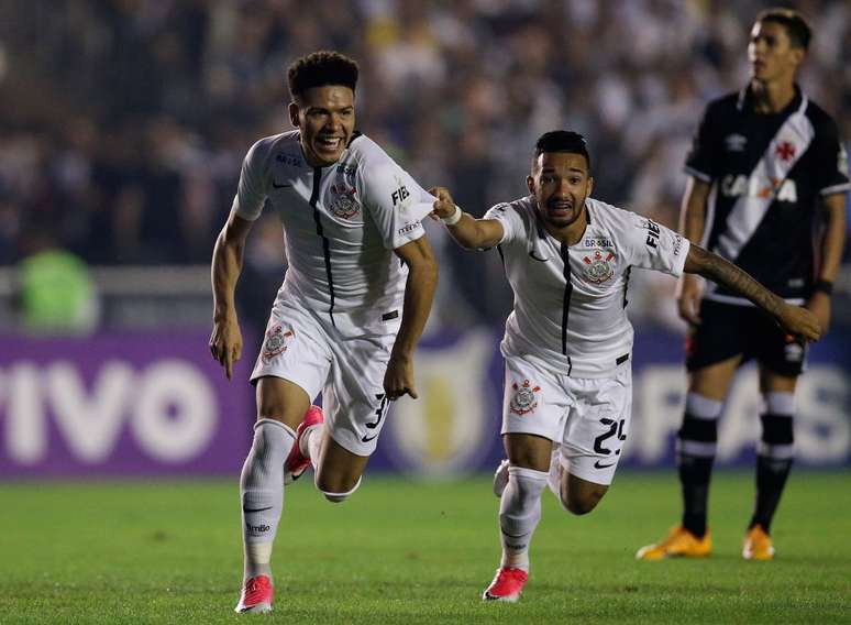 Corinthians cai uma posição após jogos de domingo e agora torce