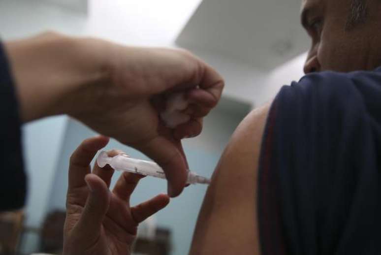 O Ministério da Saúde alerta sobre a importância de o público-alvo se imunizar para evitar a gripe e seus possíveis agravamentos -