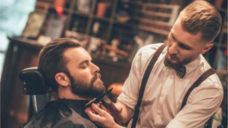 Barbershops, um tipo de barbearia moderna, têm se proliferado em grandes cidades