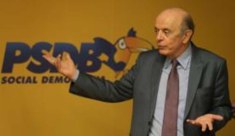 Senador José Serra durante reunião da Executiva Nacional do PSDB 