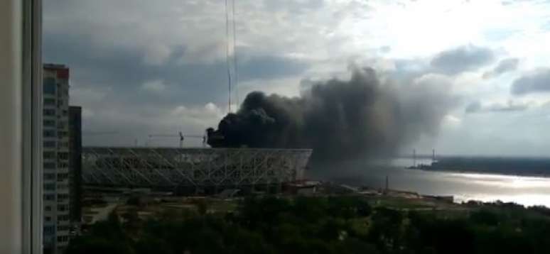 Incêndio em Volgogradocorreu nesta quarta-feira (Foto: Reprodução / Twitter)