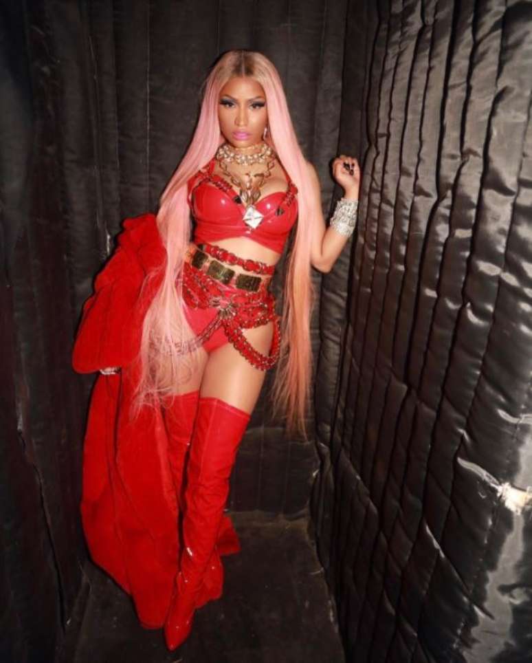 A cor mais clarinha &eacute; tend&ecirc;ncia e ficou incr&iacute;vel no tom de pele da musa! 