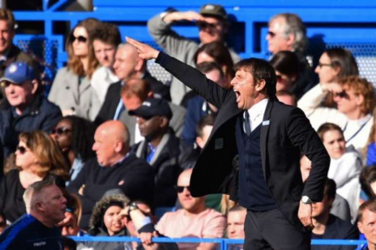 Conte pode ser demitido mesmo tendo conquistado a Premier League (Foto: Glyn Kirk / AFP)