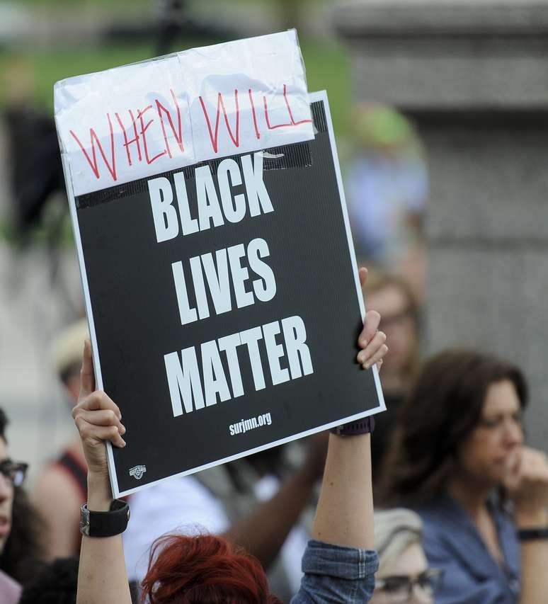 Policial que matou homem negro nos EUA foi absolvido
