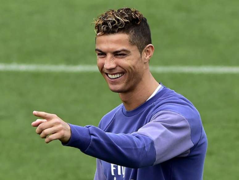 Sem motivos para sorrir? Ronaldo está no Real desde 2009 (Foto: Gerard Julien / AFP)