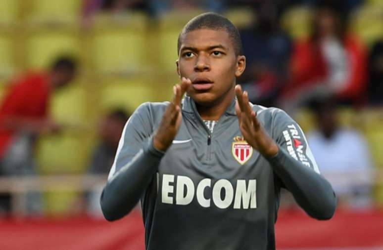 Mbappé tem apenas 18 anos e é tido como um fenômeno francês (Foto: Boris Horvat / AFP)