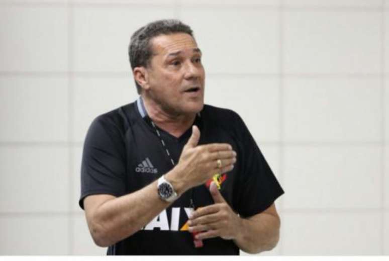 Vanderlei Luxemburgo faz lista de pedidos ao Sport (Foto: Divulgação)