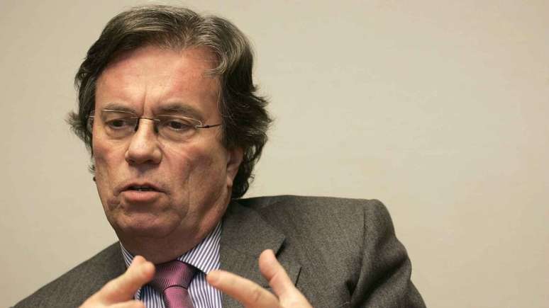 Claude Evin, autor de rigorosa lei regulamentando publicidade de &aacute;lcool na Fran&ccedil;a