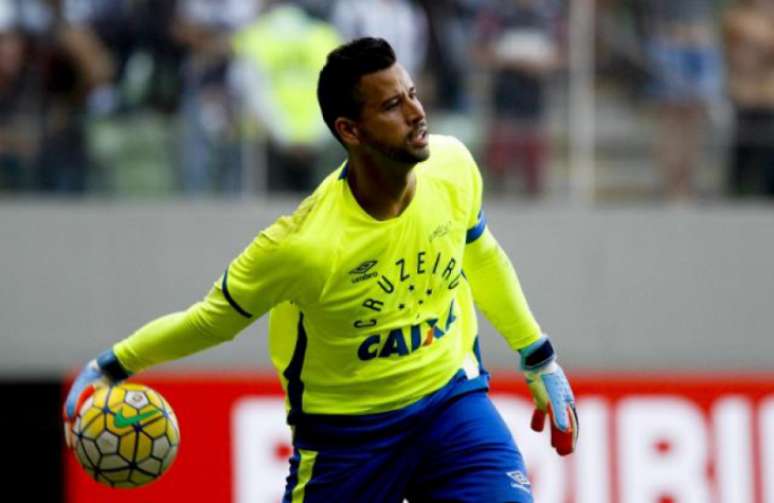 Fábio, goleiro do Cruzeiro, não tem a mesma unanimidade com a torcida (Foto: Divulgação/Site do Cruzeiro/Washington Alves/Light Press)