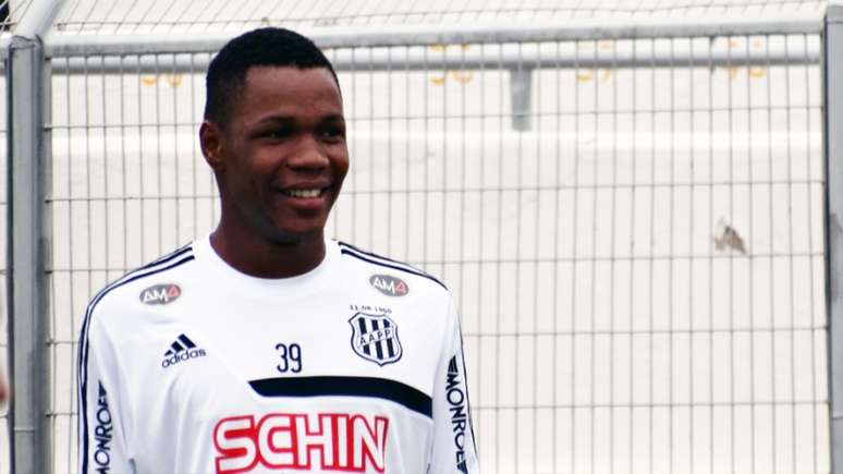 Matheus Jesus, volante da Ponte Preta, está na mira do São Paulo (Foto: PontePress)