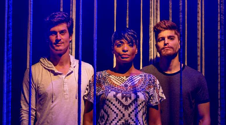 Pedro Lemos, Walkiria Ribeiro e Fábio Rhoden, protagonistas da peça em cartaz no Teatro Augusta