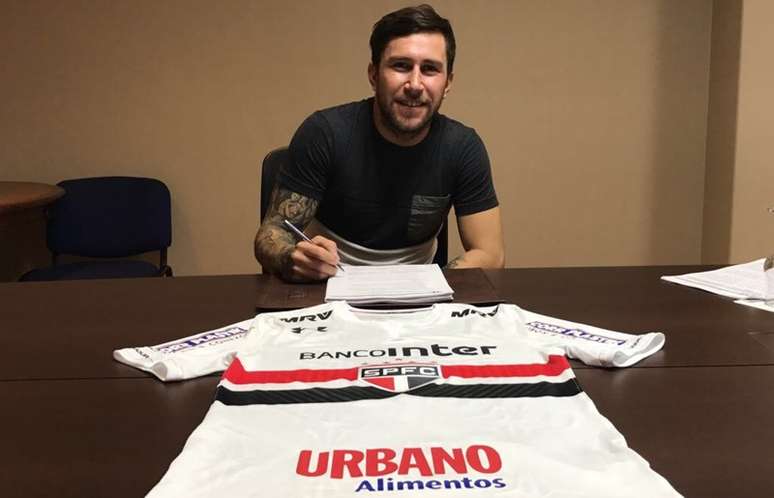 Jonatan Gómez assina contrata de três anos com o São Paulo