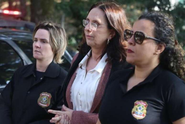 Andrea Neves, irmã do senador afastado Aécio Neves (PSDB-MG), deixou o Complexo Feminino Estevão Pinto, em Belo Horizonte, passando a cumprir prisão domiciliar