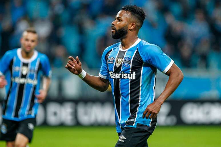 Fernandinho foi autor de um dos gols da vitória do Grêmio, em Porto Alegre