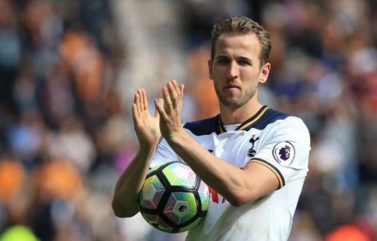 Números incríveis: Kane marcou 35 gols em 38 jogos na última temporada (Foto: LINDSEY PARNABY / AFP)