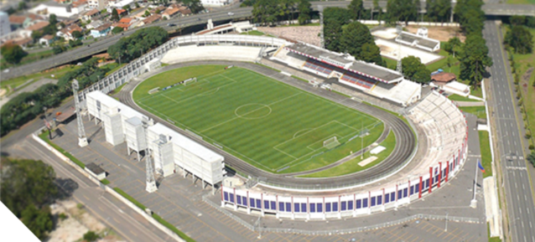 O Estádio Durval Britto, conhecido como Vila Capanema, é a 'casa' do Paraná Clube