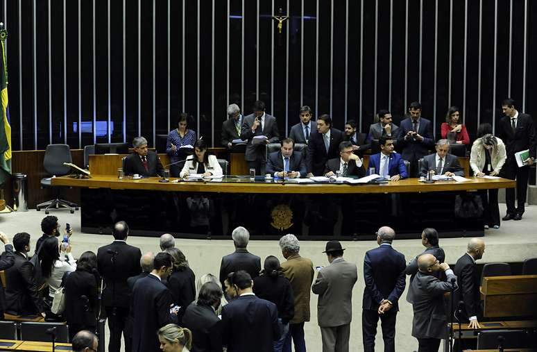 A leitura foi feita pela deputada Mariana Carvalho (PSDB-RO), segunda-secretária da Mesa Diretora.