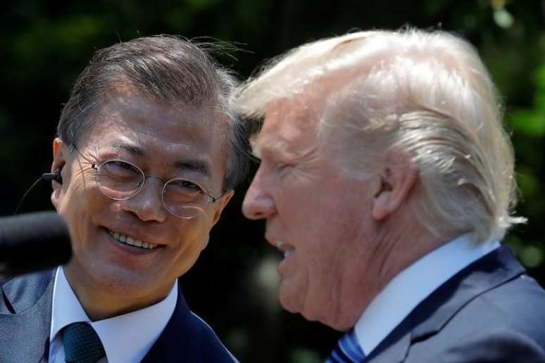 Presidentes dos EUA, Donald Trump, e da Coreia do Sul, Moon Jae-in, falam a jornalistas
30/06/2017
REUTERS/Carlos Barria