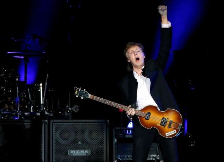 Paul McCartney durante show na Califórnia. 08/10/2016  REUTERS/Mario Anzuoni