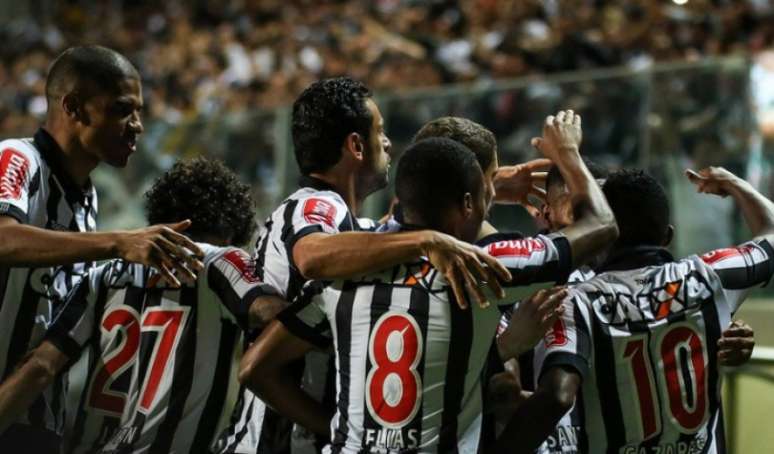 Jogadores atleticanos comemorando o gol que deu a vantagem para o Galo na Copa do Brasil (Foto: Divulgação)