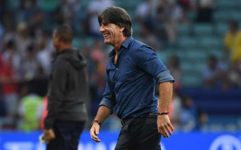 Löw conquistou a Copa das Confederações após a vitória sobre o Chile neste domingo (Foto: Patrik Stollarz / AFP)